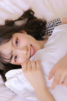 美女露0的胸